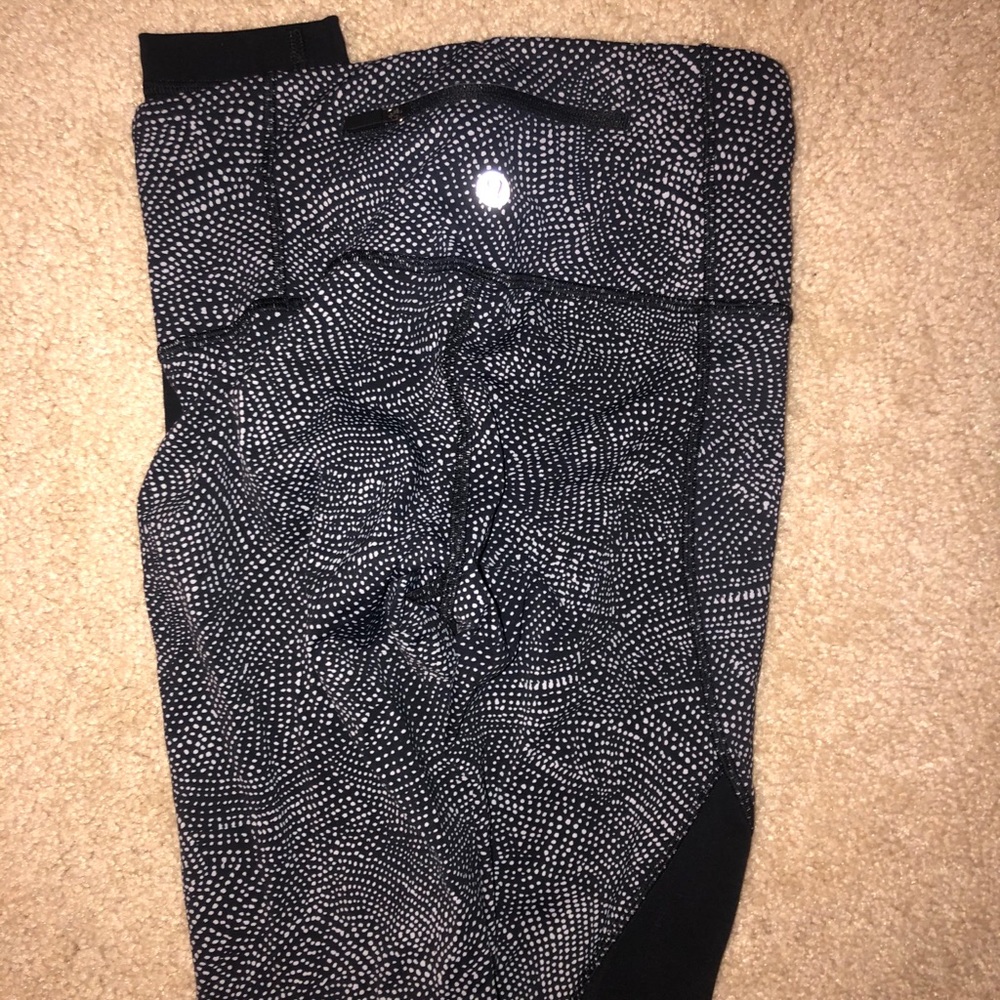 black lululemon legggings